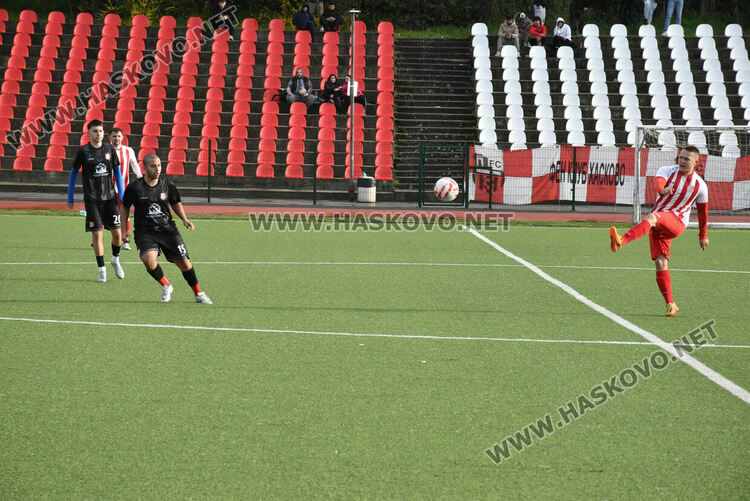 Това ли е футболната реалност в областните групи? Отбор записа победа с 15:0 