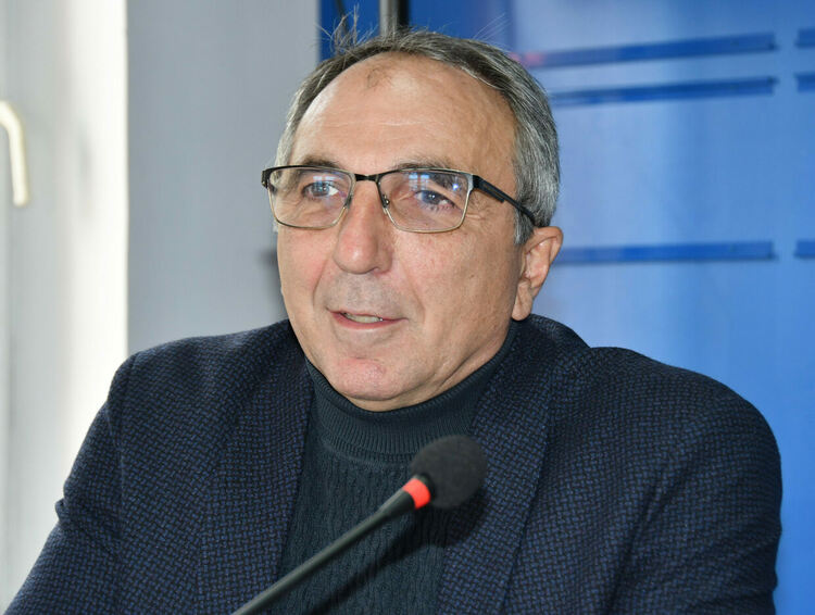 Иван Иванов