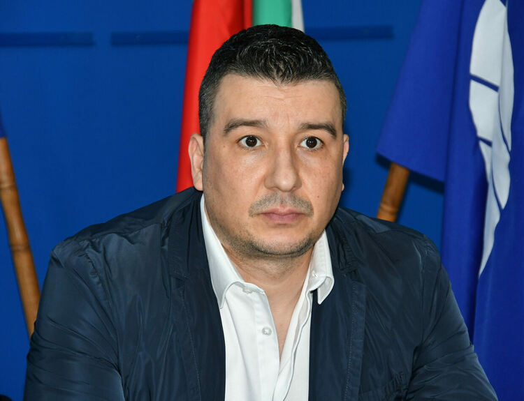 Петър Дилов