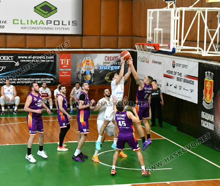 Баскетболният &bdquo;Хасково&ldquo; стартира с успех в плейофите 