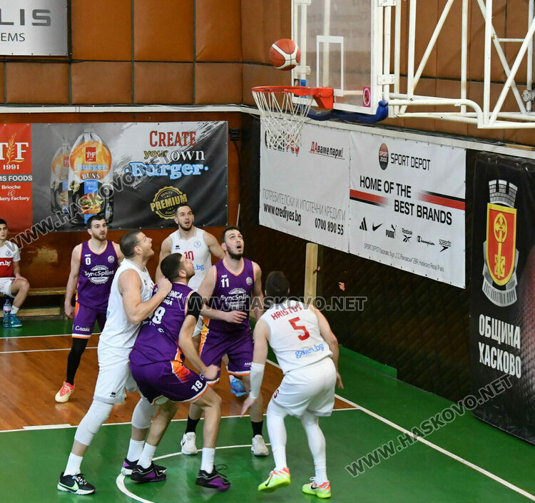 Баскетболният &bdquo;Хасково&ldquo; стартира с успех в плейофите 