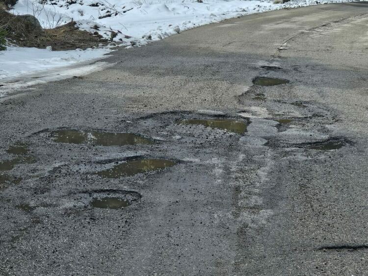 Кметът на Доспат настоява пред МРРБ  за спешен ремонт на пътя Батак &ndash; Доспат