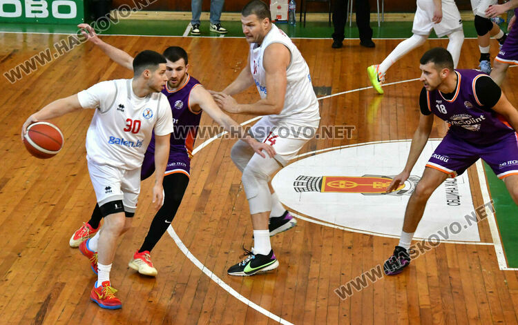 Баскетболният &bdquo;Хасково&ldquo; стартира с успех в плейофите 