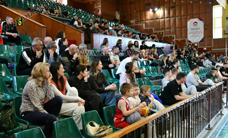 Баскетболният &bdquo;Хасково&ldquo; стартира с успех в плейофите 