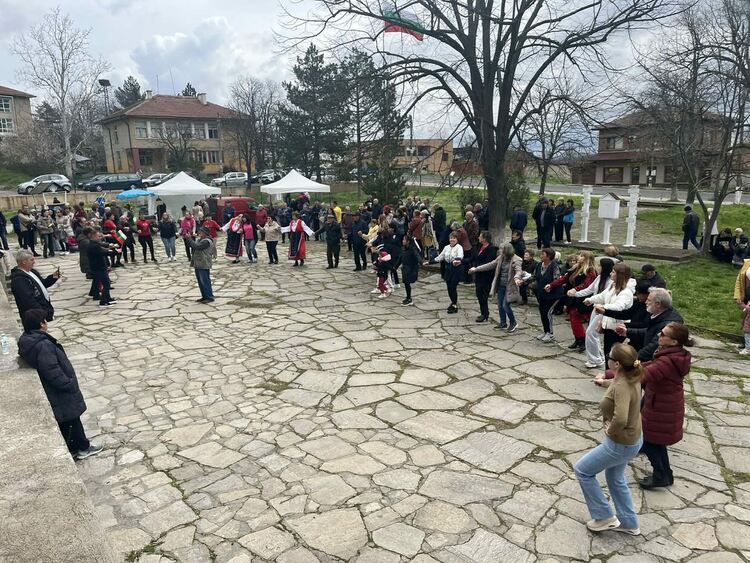 Великденски концерт зарадва жители и гости на Конуш