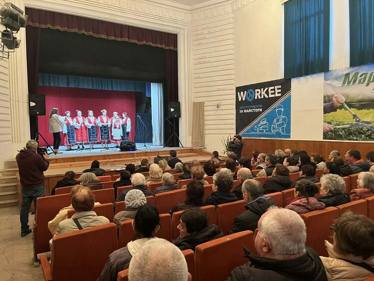 Великденски концерт зарадва жители и гости на Конуш