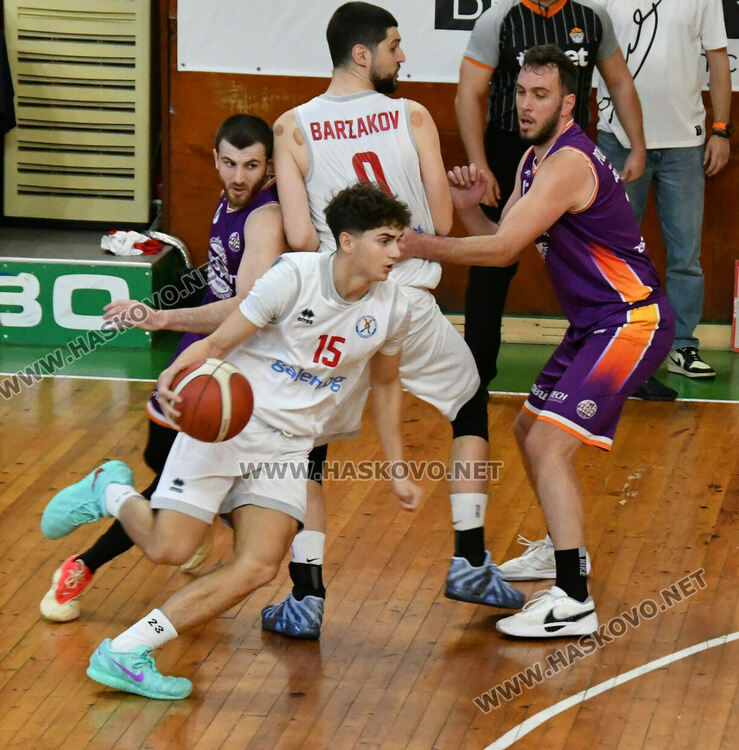 Баскетболният &bdquo;Хасково&ldquo; стартира с успех в плейофите 