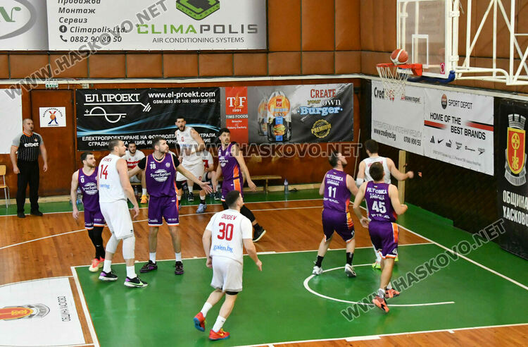 Баскетболният &bdquo;Хасково&ldquo; стартира с успех в плейофите 