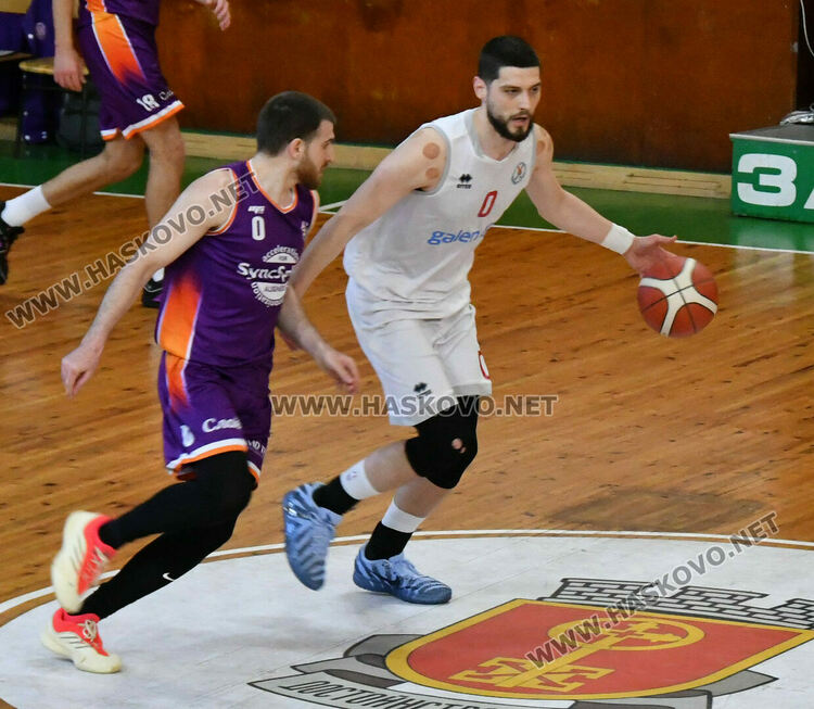 Баскетболният &bdquo;Хасково&ldquo; стартира с успех в плейофите 