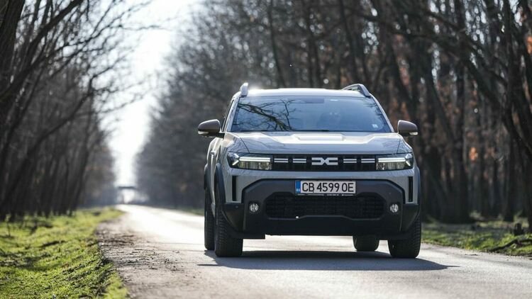 Dacia посреща високите цени на горивата с икономичен хибрид на газ