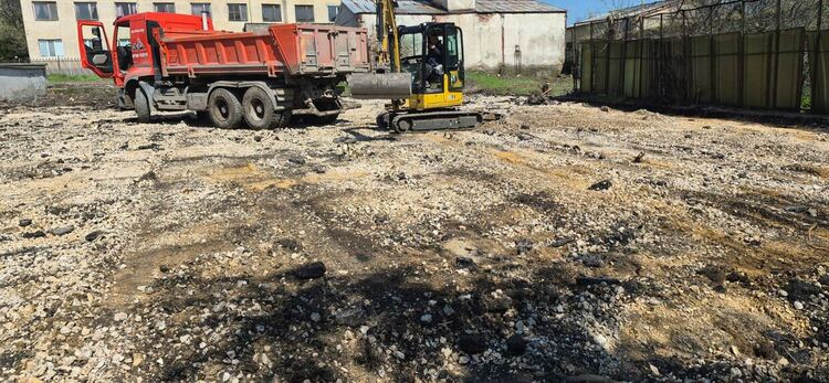 Започна ремонтът и възстановяването на спортното игрище на ул. &bdquo;Стара планина&ldquo; 