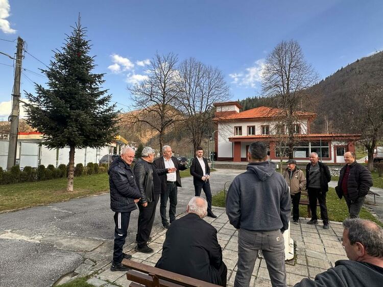 Родопите се обезлюдяват заради бездействие &ndash; хората искат решения, не обещания, кандидатите за народни представители от &bdquo;Прогресивна България&ldquo; / Галерия/