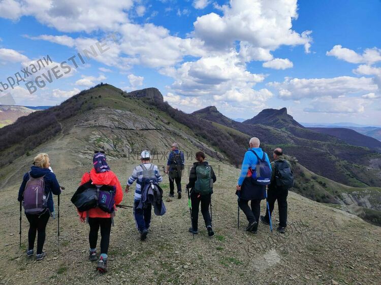 ТД"Перперикон 2025" с поход "Три върха за един ден"