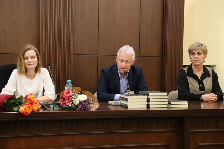 Д-р Веселина Узунова написа първата история на медицината в Хасково