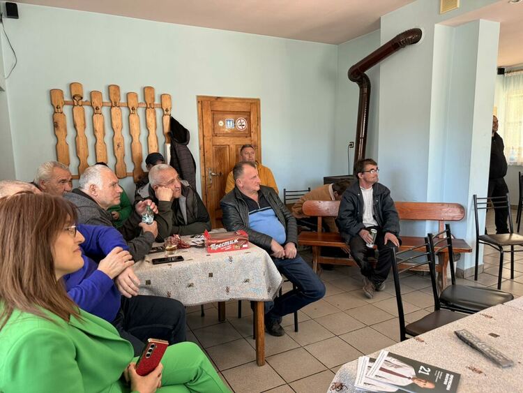 България има нужда от истински държавници, които да се справят с олигархията и корупцията, заявиха кандидати на &bdquo;Прогресивна България&ldquo; в община Борино / ГАЛЕРИЯ/