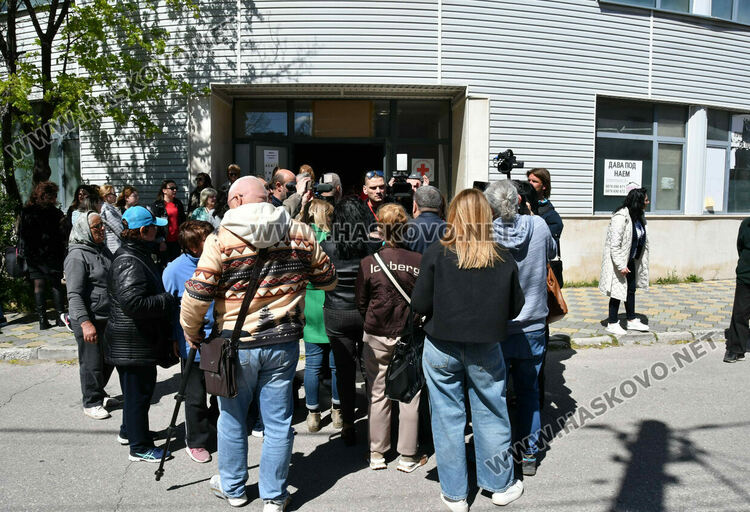 Министри провериха пункт за помощи в Хасково след сигнал за предизборна агитация