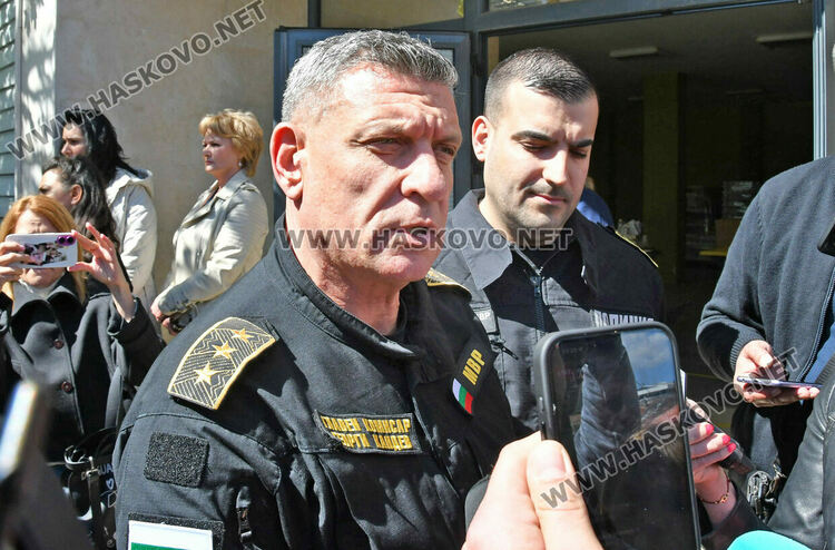 Министри провериха пункт за помощи в Хасково след сигнал за предизборна агитация