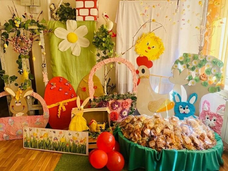 Козунаци и яйца за децата в детските гадини в Димитровград