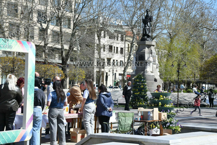 Единство в името на вярата: Християни и мюсюлмани си подадоха ръка на базара в Хасково за храма в Мандра
