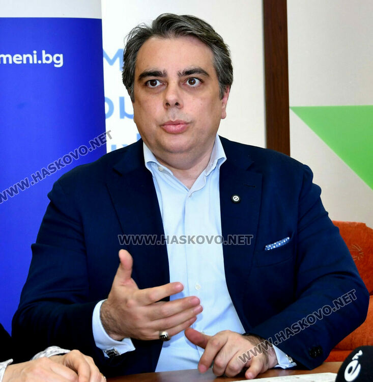 Асен Василев в Хасково: Да спрем течовете на обществен ресурс и да изгоним бухалките на статуквото