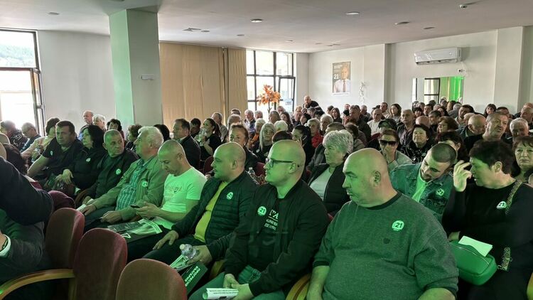 Над 200 души се срещнаха с кандидатите на &bdquo;Прогресивна България&ldquo; в Девин /ГАЛЕРИЯ/