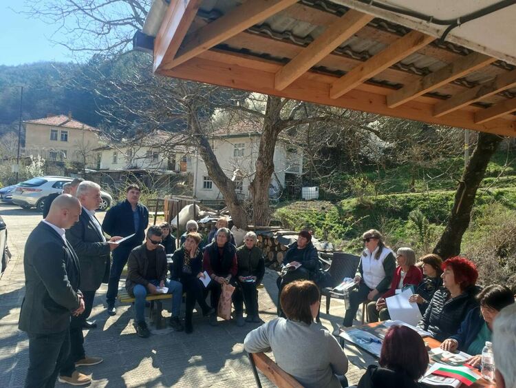 Над 200 души се срещнаха с кандидатите на &bdquo;Прогресивна България&ldquo; в Девин