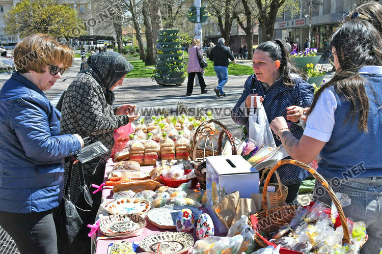 Единство в името на вярата: Християни и мюсюлмани си подадоха ръка на базара в Хасково за храма в Мандра