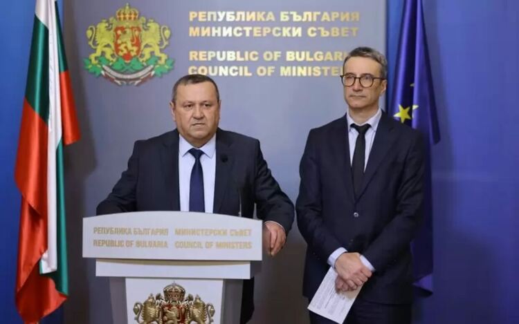 Хасан Адемов (вляво) и Трайчо Трайков.