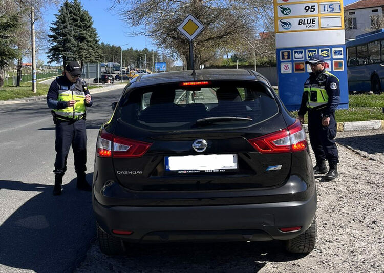 9000 евро и три тетрадки с имена са иззети при специализирана операция на ОДМВР-Кърджали