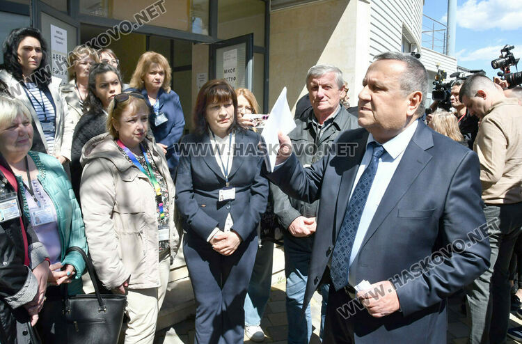 Министри провериха пункт за помощи в Хасково след сигнал за предизборна агитация