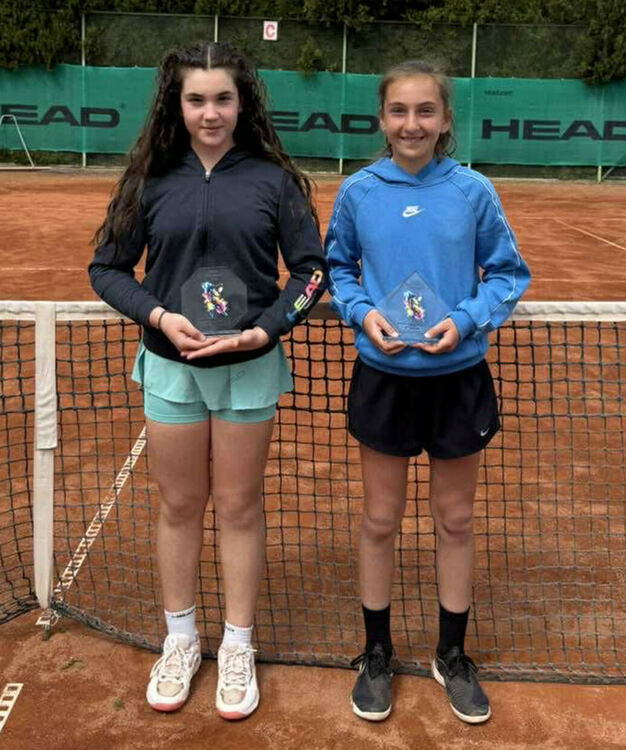 Ния Синчанова и Кайра Алексиева 