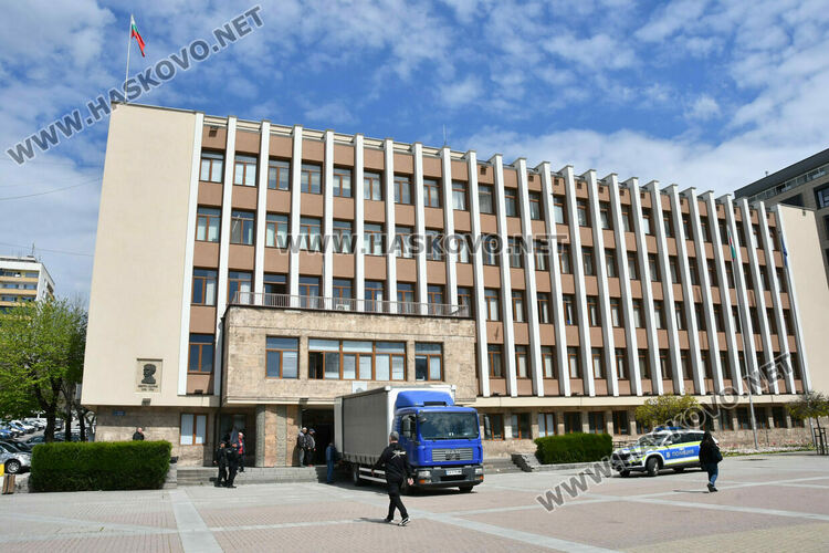 Хасково и Димитровград вече получиха изборни книжа и бюлетини, останалите общини във вторник