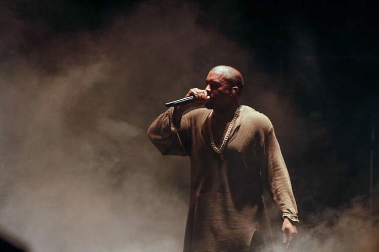 Огромен скандал заради участие на Кание Уест в музикален фестивал