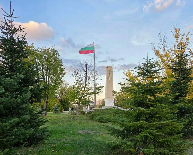 Променлива облачност и дъжд на места в четвъртък