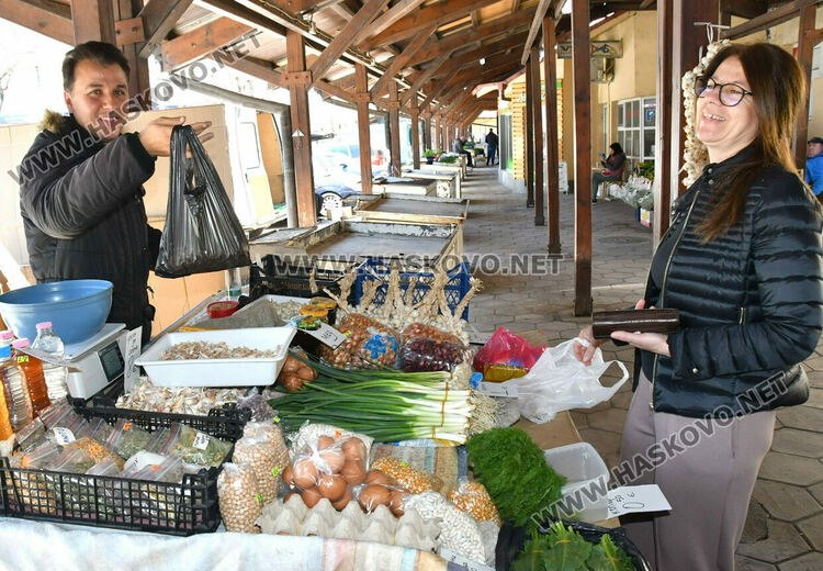 Драстичен скок в цената на доматите в Хасково 