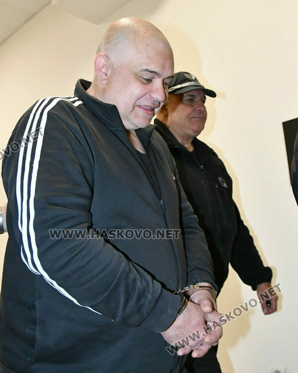 10 месеца затвор за Тони Бонбона за държане на наркотици с цел разпространение