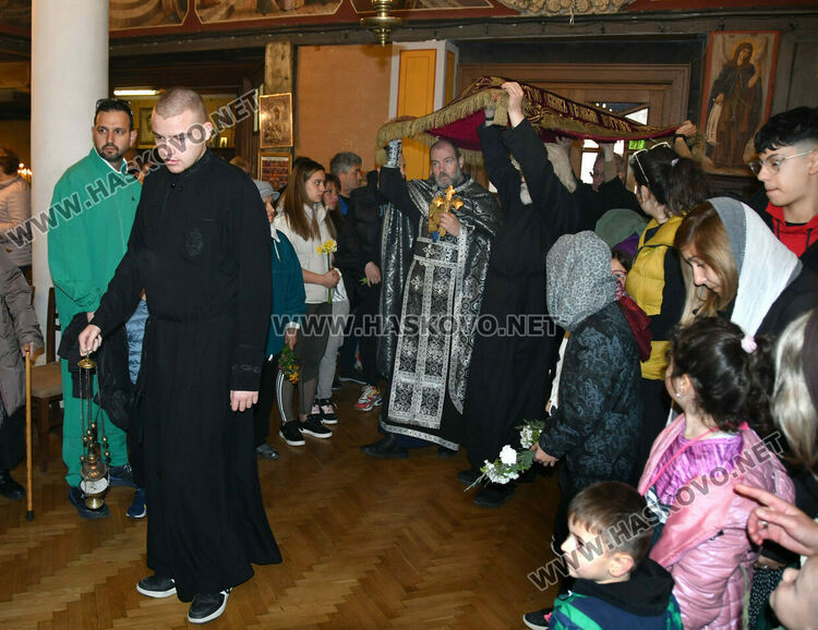 Пътят към Възкресението: Хасково отбелязва Разпети петък