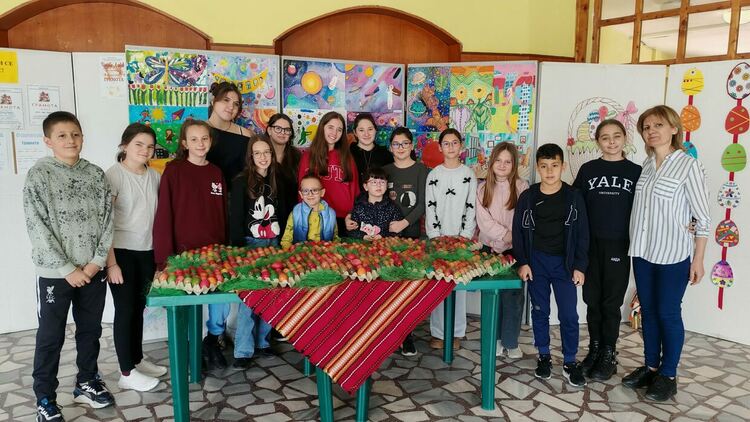 500 яйца боядисаха на Велики четвъртък учениците от ОДК в Кърджали