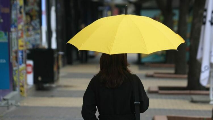 Облачно и дъждовно. Минимални температури между 0&deg; и 5&deg;