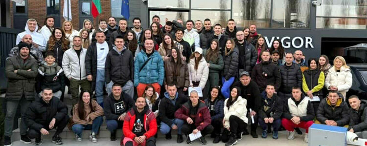 Преди Великден: Раздадоха 1 000 пакета на хора в нужда