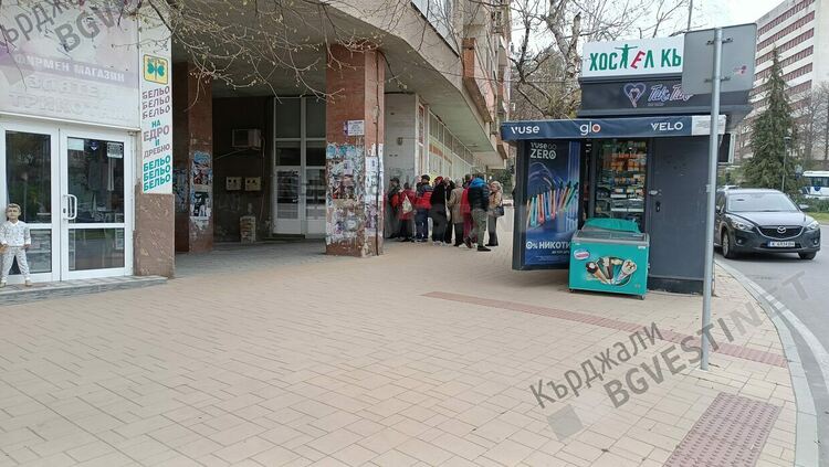 Опашка за домашни козунаци на Велика събота,малка пекарна в Кърджали засрами големите производители