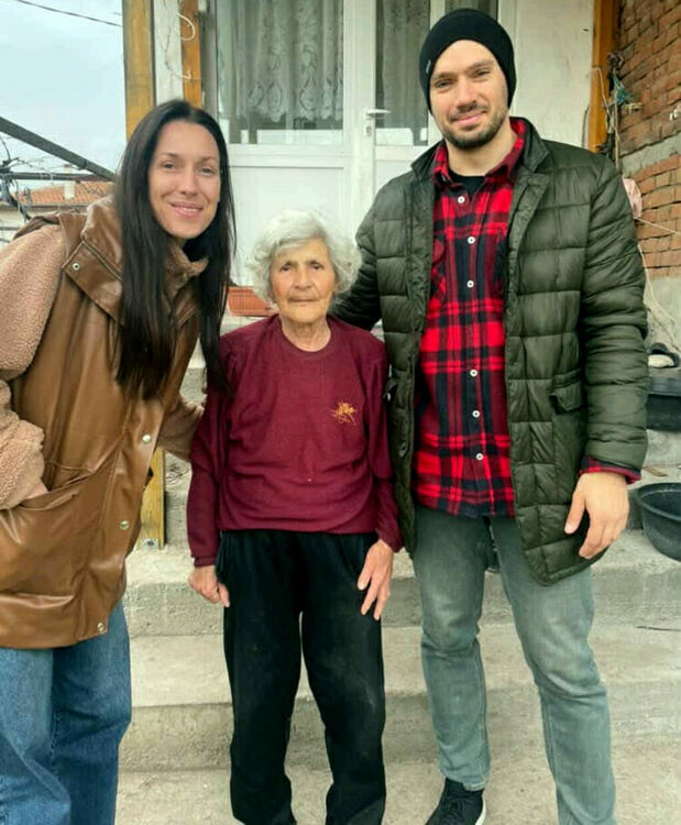 Преди Великден: Раздадоха 1 000 пакета на хора в нужда