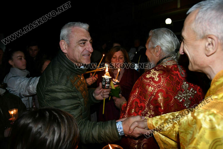 Христос Воскресе! Честит Великден!