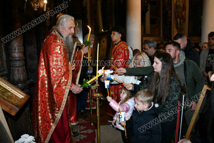 Христос Воскресе! Честит Великден!