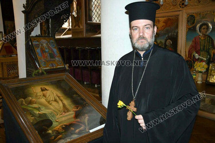 Отец Никола: Да пазим духа на Великден в сърцата си