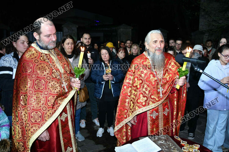 Христос Воскресе! Честит Великден!