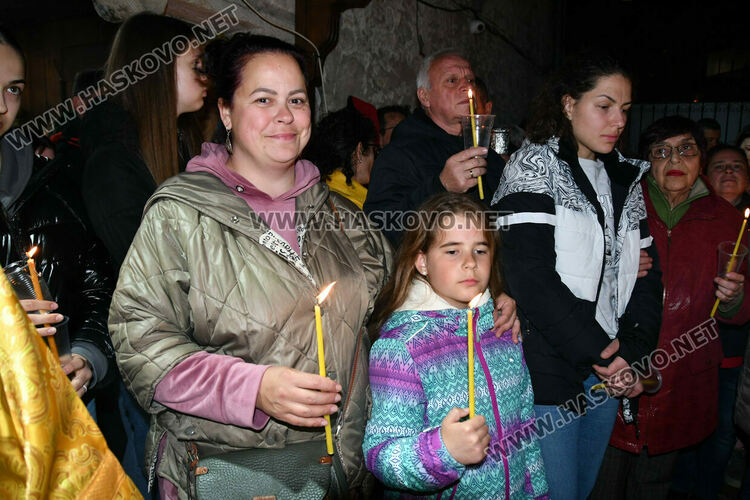 Христос Воскресе! Честит Великден!