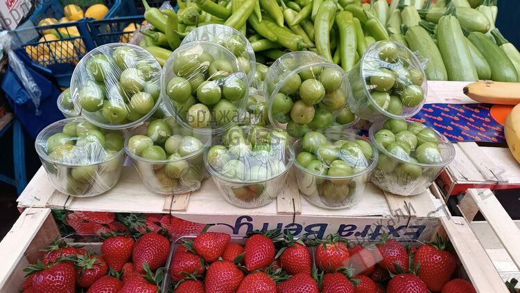 Бременни купуват джанки от Пазара в Кърджали за 25 евро за килограм