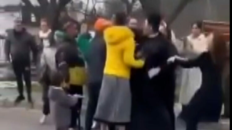 Скандал на Великден в Златоград: свещеник и миряни в хулиганско спречкване / ОБНОВЕНА/