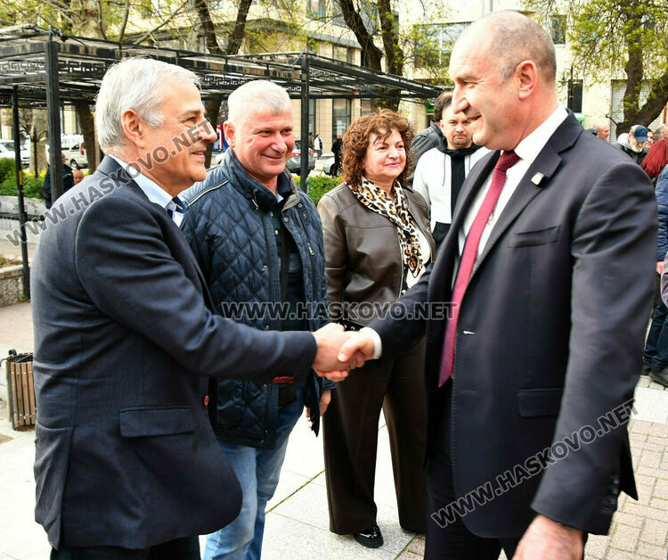 Румен Радев в Хасково: Да удавим в море от свободни гласове купения вот на изборите в неделя!